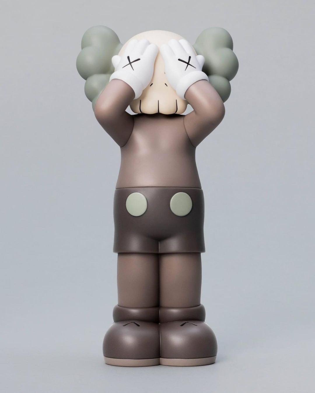 “KAWS:HOLIDAY UNITED KINGDOM” 3アイテムが海外5/17 (5/18 11:00) 発売 (カウズ ホリデー)