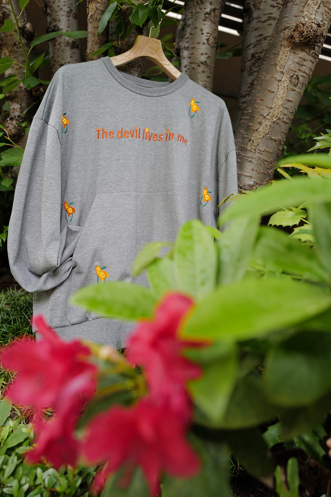 BEAMS × TTT_MSW コラボ “FLOWER EMBROIDERY LONG SLEEVE T” が5/28 発売 (ビームス ティー)
