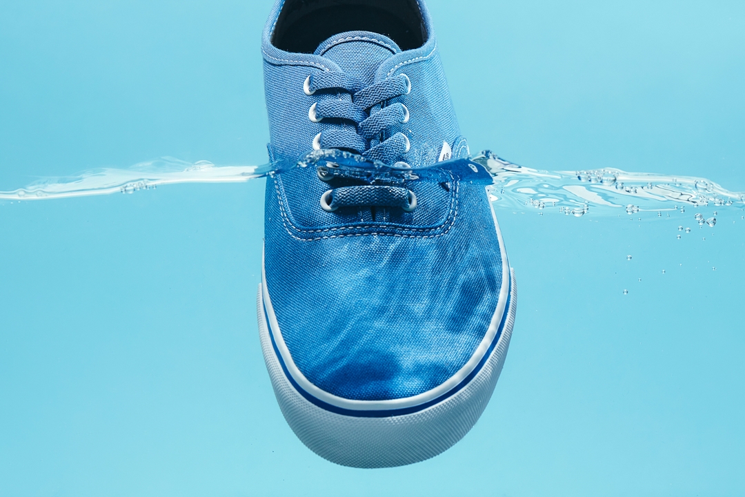 防水透湿性素材「eVent」ファブリックスを採用した VANS AUTHENTIC V44CFが6/4 発売 (バンズ オーセンティック)