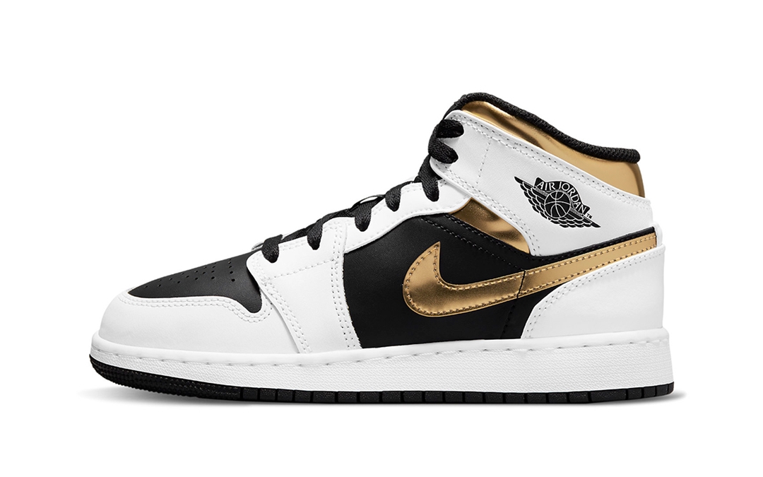 ナイキ GS エア ジョーダン 1 ミッド “ホワイト/ブラック/メタリックゴールド” (NIKE GS AIR JORDAN 1 MID “White/Black/Metallic Gold”) [554725-190]