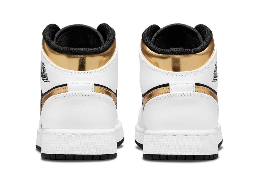 ナイキ GS エア ジョーダン 1 ミッド “ホワイト/ブラック/メタリックゴールド” (NIKE GS AIR JORDAN 1 MID “White/Black/Metallic Gold”) [554725-190]