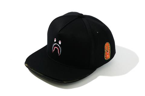 A BATHING APEから1ST CAMOやAPE HEAD、BABY MILO やシャークモチーフを配したスナップバックのダブルバイザーキャップ「DOUBLE VISER SNAP BACK CAP ITEMS」が5/29 発売 (ア ベイシング エイプ)