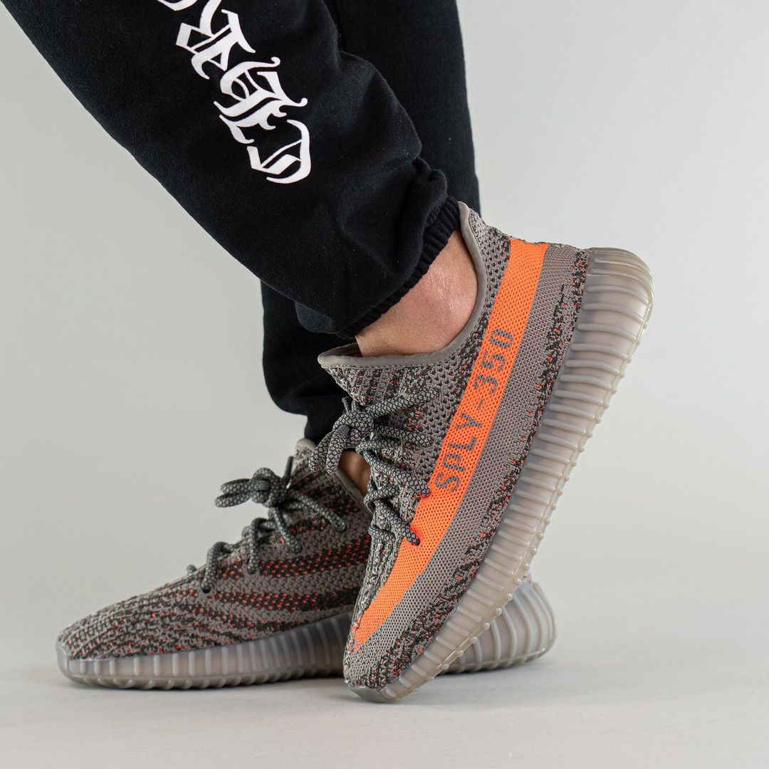 国内 12/18 発売】adidas Originals YEEZY 350 BOOST V2 “Beluga ...