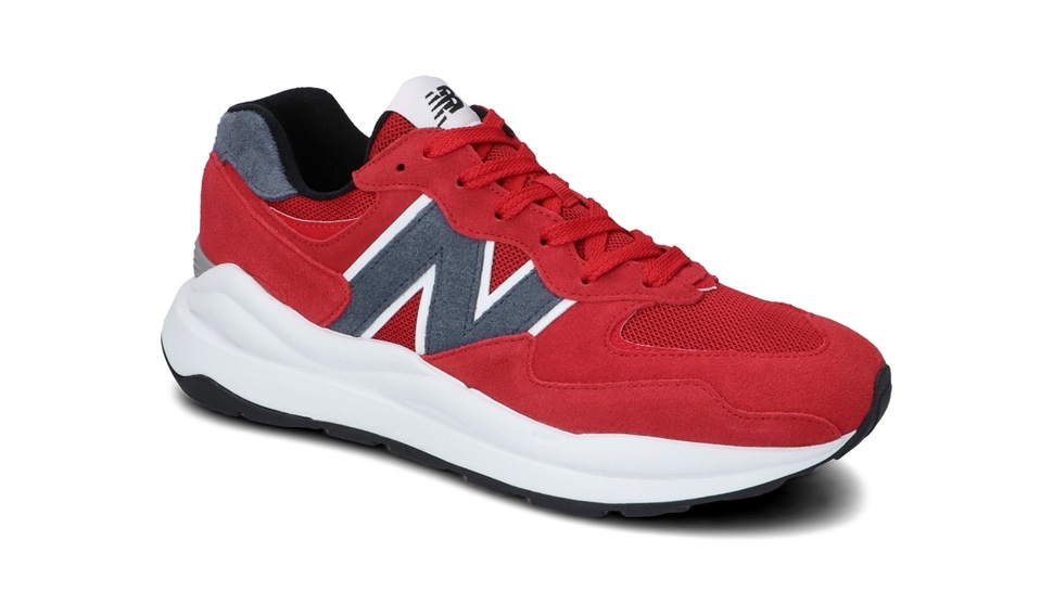 アメリカンカレッジライフを象徴するビビッドなカラーコンビネーションで彩ったNew Balance M5740 MA1/MC1 (ニューバランス)