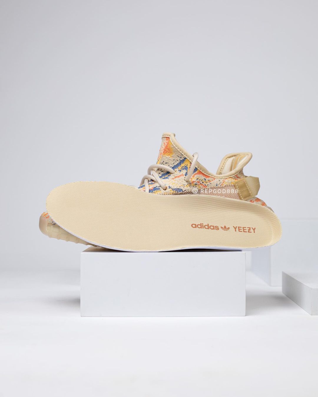 【2024年 リストック】アディダス オリジナルス イージー ブースト 350 V2 “MX OAT” (adidas Originals YEEZY BOOST 350 V2 “MX OAT”) [GW3773]