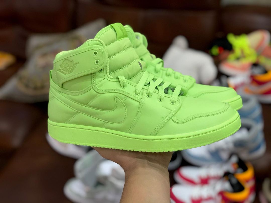 【国内 9/30 発売】ビリー・アイリッシュ × ナイキ エア ジョーダン 1 ハイ KO “ボルト” (Billie Eilish NIKE AIR JORDAN 1 HIGH KO “Volt”) [DN2857-330]