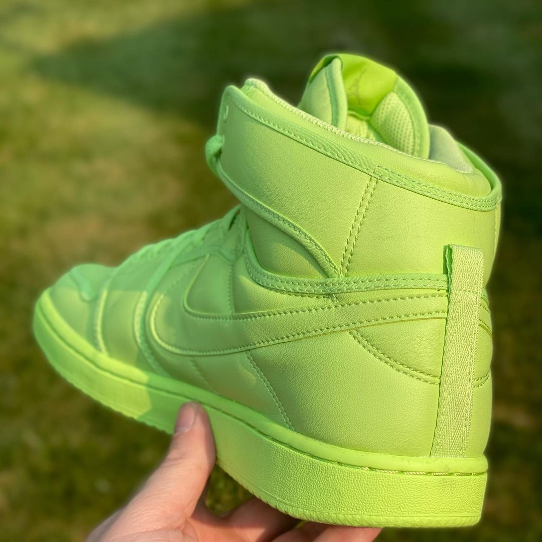 【国内 9/30 発売】ビリー・アイリッシュ × ナイキ エア ジョーダン 1 ハイ KO “ボルト” (Billie Eilish NIKE AIR JORDAN 1 HIGH KO “Volt”) [DN2857-330]