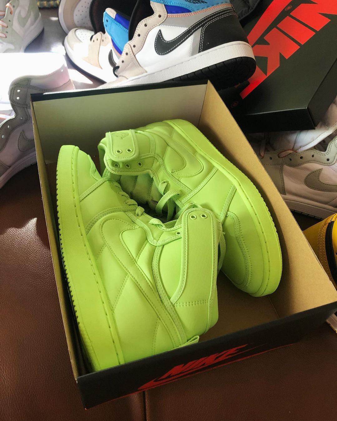 【国内 9/30 発売】ビリー・アイリッシュ × ナイキ エア ジョーダン 1 ハイ KO “ボルト” (Billie Eilish NIKE AIR JORDAN 1 HIGH KO “Volt”) [DN2857-330]