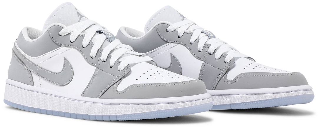 【2024年 リストック】ナイキ ウィメンズ エア ジョーダン 1 ロー “ホワイト/ウルフグレー” (NIKE WMNS AIR JORDAN 1 LOW “White/Wolf Grey”) [DC0774-105]