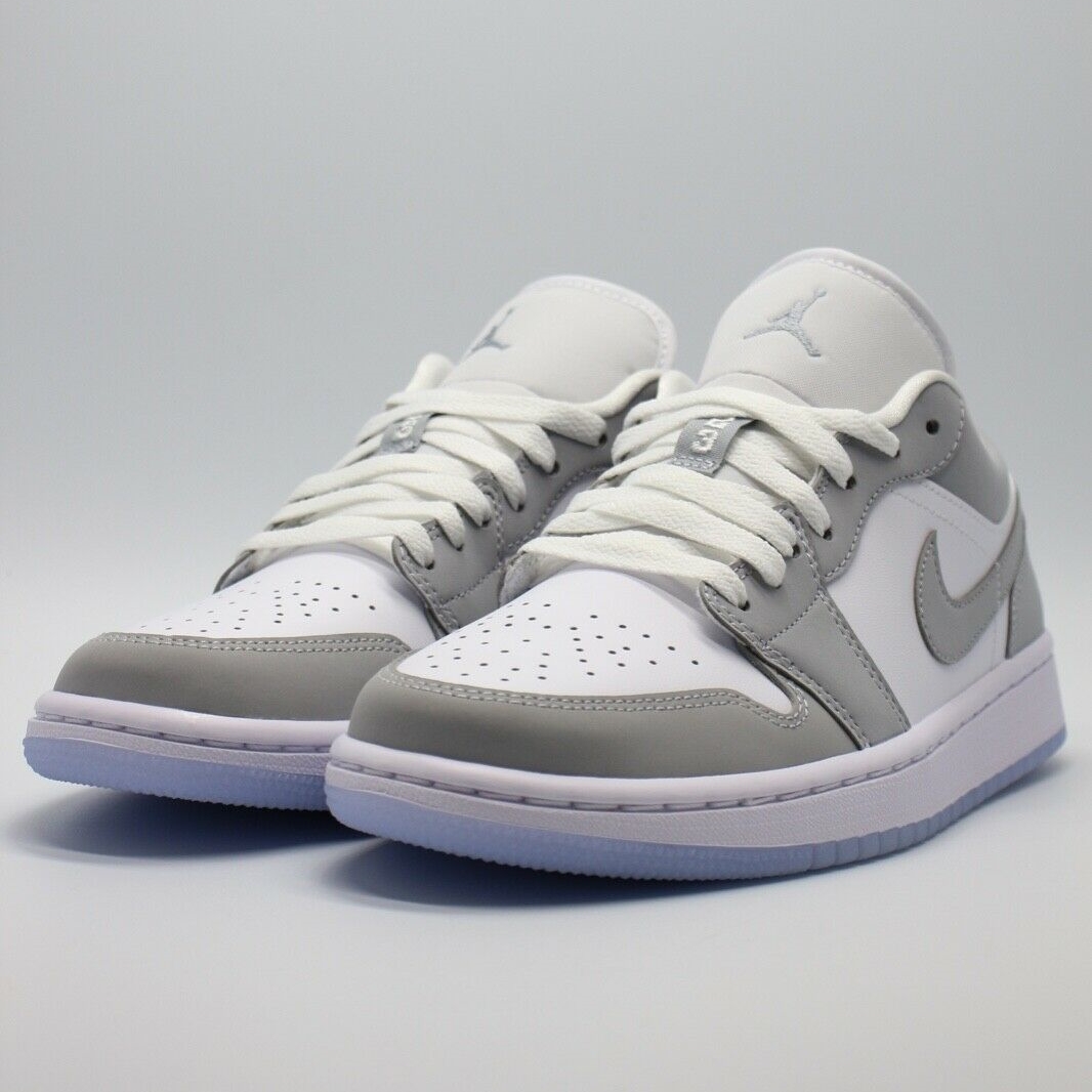 【2024年 リストック】ナイキ ウィメンズ エア ジョーダン 1 ロー “ホワイト/ウルフグレー” (NIKE WMNS AIR JORDAN 1 LOW “White/Wolf Grey”) [DC0774-105]