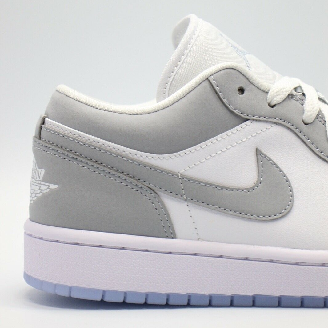 【2024年 リストック】ナイキ ウィメンズ エア ジョーダン 1 ロー “ホワイト/ウルフグレー” (NIKE WMNS AIR JORDAN 1 LOW “White/Wolf Grey”) [DC0774-105]