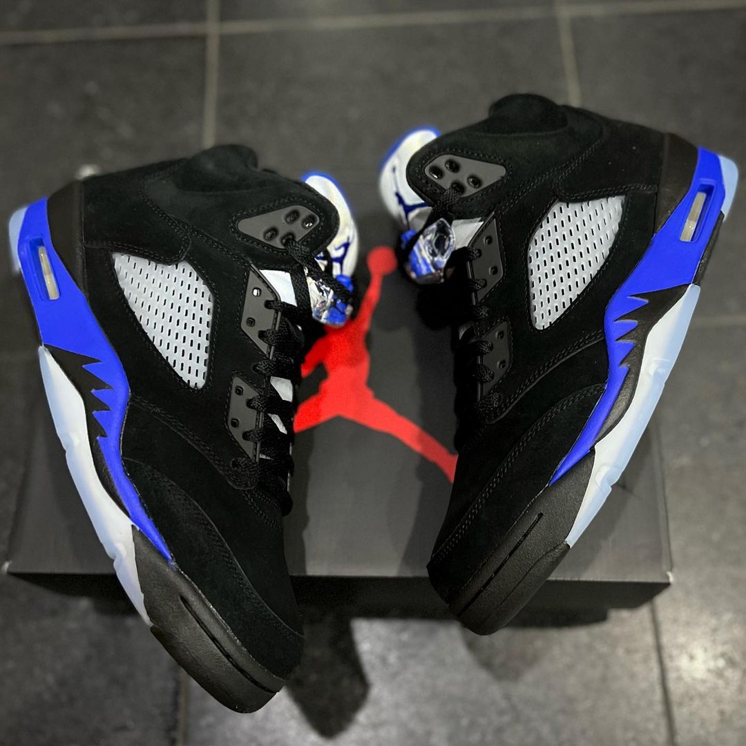 【国内 2/17 発売】ナイキ エア ジョーダン 5 レトロ “ブラック/レーサーブルー” (NIKE AIR JORDAN 5 RETRO “Black/Racer Blue”) [CT4838-004]