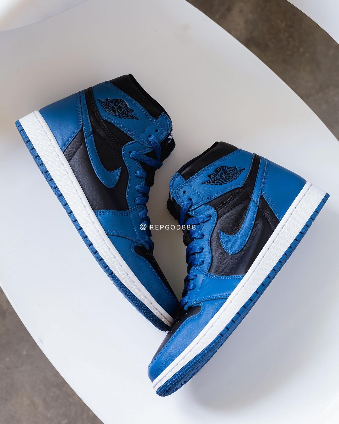 【国内 2/5 発売】ナイキ エア ジョーダン 1 レトロ ハイ OG “ダークマリーナブルー” (NIKE AIR JORDAN 1 RETRO HIGH OG “Dark Marina Blue”) [555088-404]