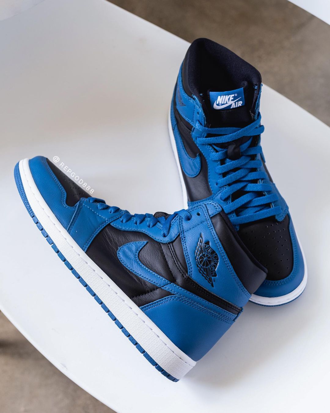 【国内 2/5 発売】ナイキ エア ジョーダン 1 レトロ ハイ OG “ダークマリーナブルー” (NIKE AIR JORDAN 1 RETRO HIGH OG “Dark Marina Blue”) [555088-404]