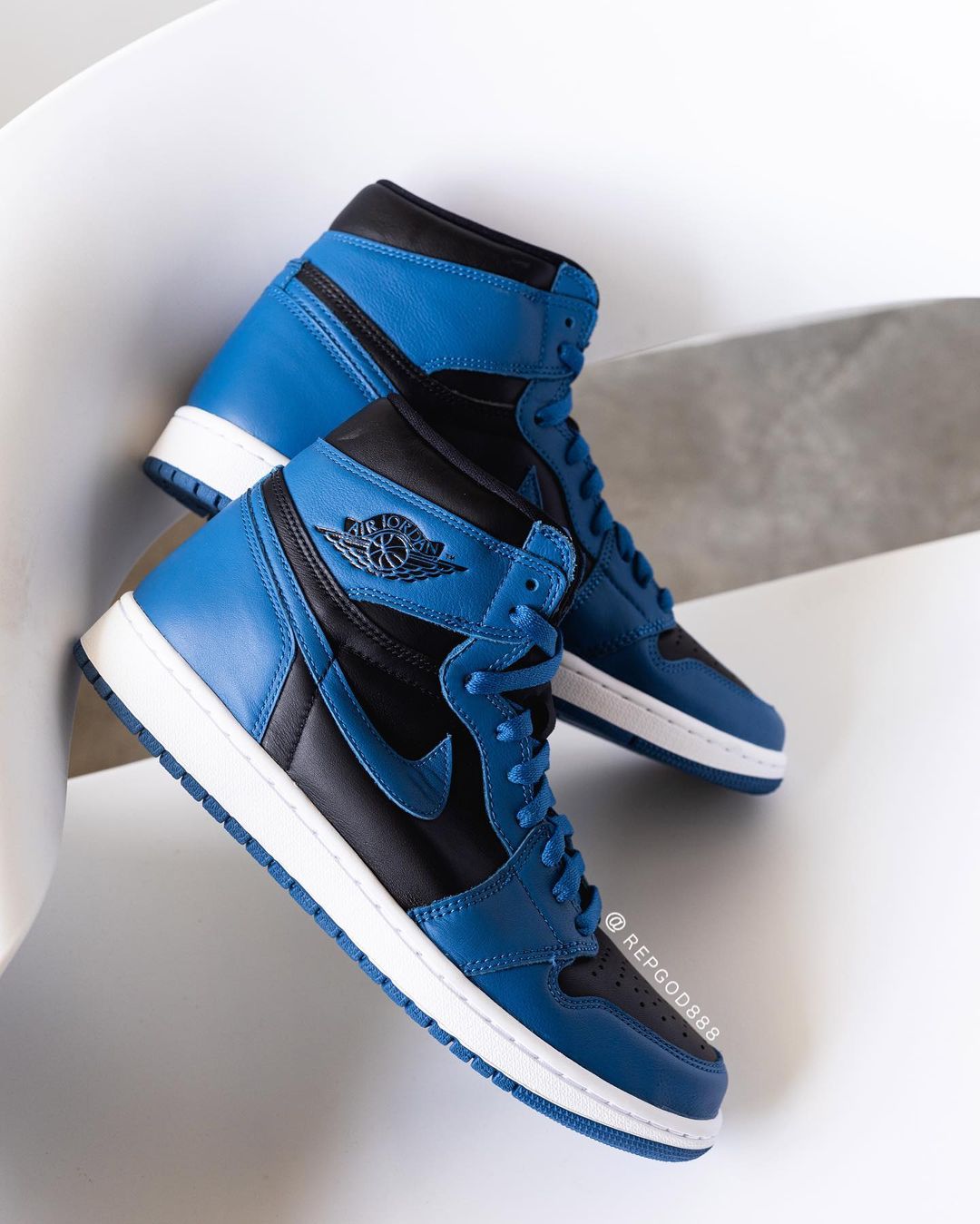 【国内 2/5 発売】ナイキ エア ジョーダン 1 レトロ ハイ OG “ダークマリーナブルー” (NIKE AIR JORDAN 1 RETRO HIGH OG “Dark Marina Blue”) [555088-404]