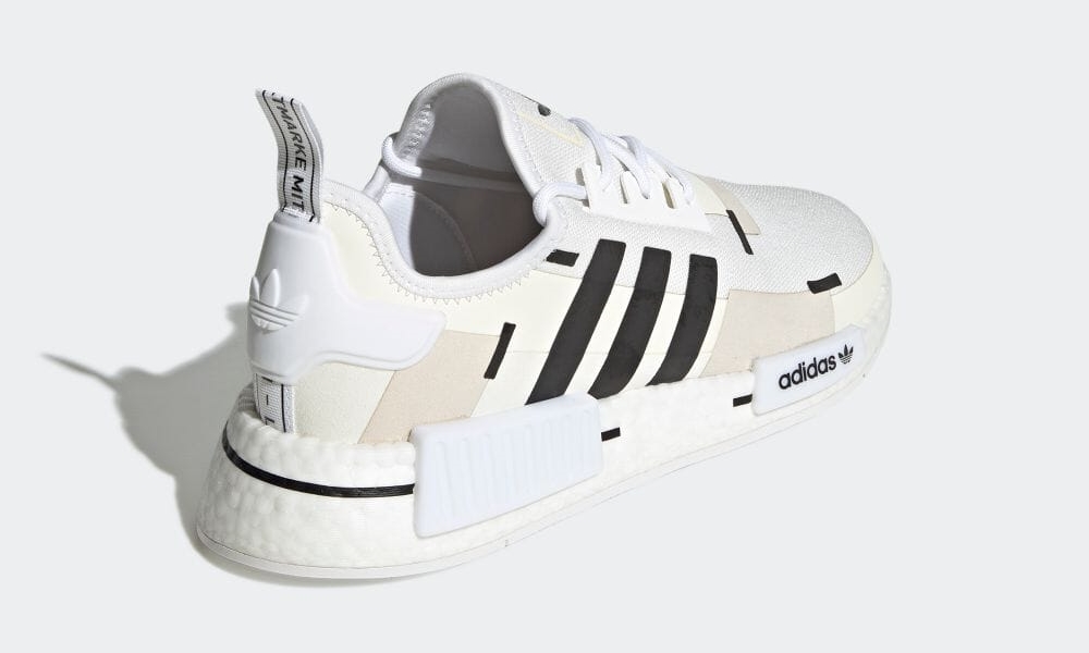 テクニカルジャケットに見られるテーピングを模したadidas Originals NMD_R1 (アディダス オリジナルス エヌエムディ) [GZ7946,GZ7947]