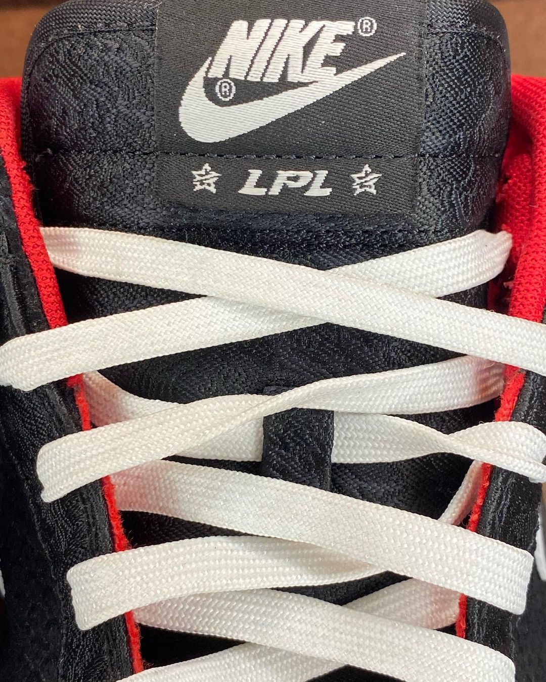 【2021年 発売予定】LPL {League or Legends Pro League} × NIKE DUNK LOW RETRO “Black/Glow” (エルピーエル ナイキ ダンク ロー レトロ “ブラック/グロー”) [DO2327-011]