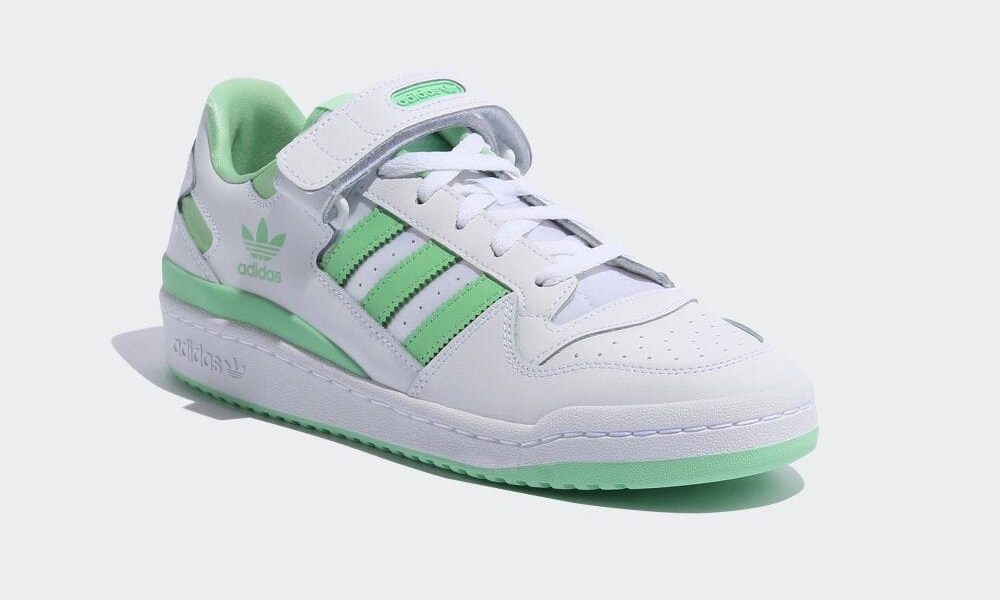 シックなサテン使いが魅力のadidas Originals FORUM LOW “White/Glory Mint” (アディダス オリジナルス フォーラム ロー “ホワイト/グローリーミント”) [GX5072]