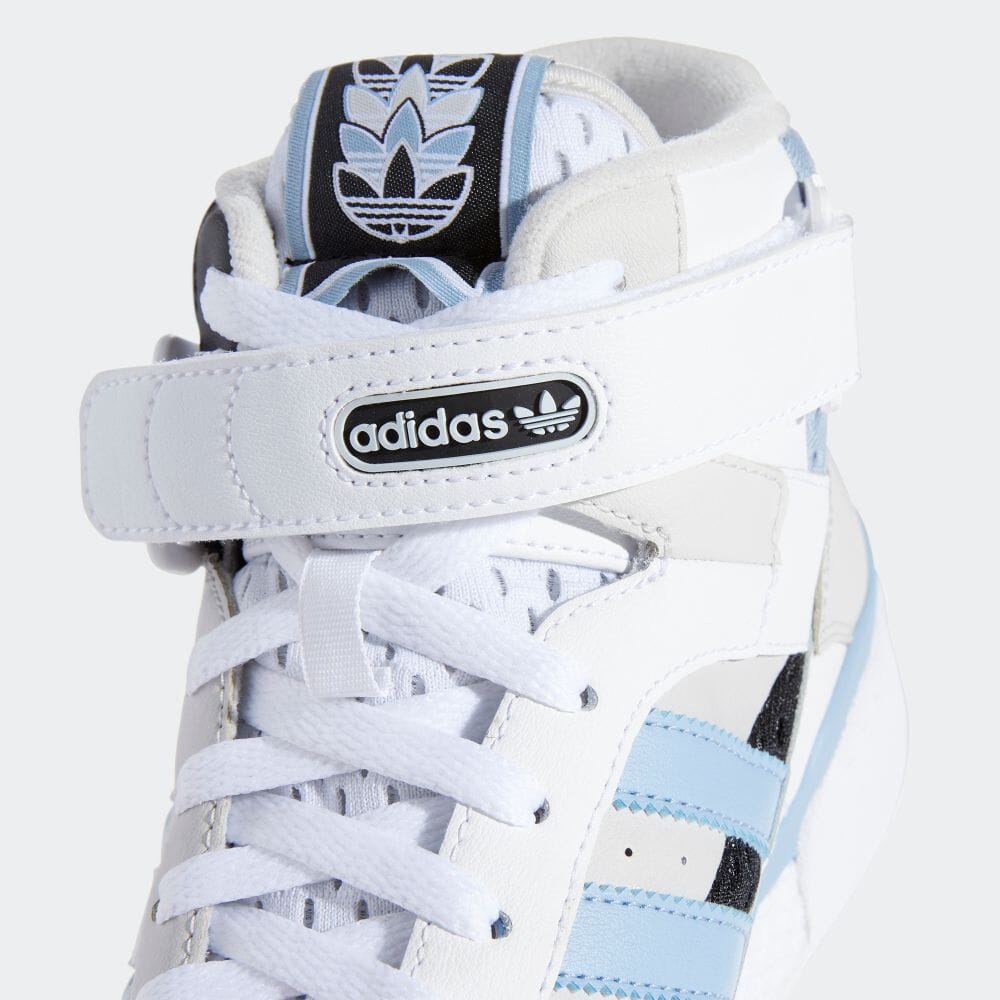 風通しの良いメッシュのディテールをあしらった adidas Originals FORUM MID “White/Ambient Sky” (アディダス オリジナルス フォーラム ミッド “ホワイト/アンビエントスカイ”) [H01679]