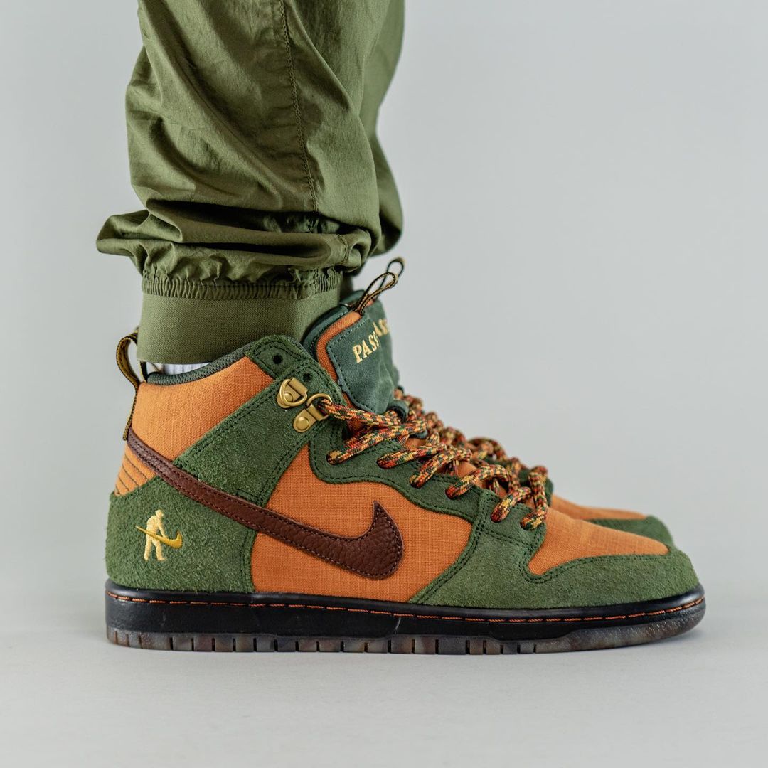 国内 3/5 発売】PASS PORT x NIKE SB DUNK HIGH (パスポート ナイキ SB ...