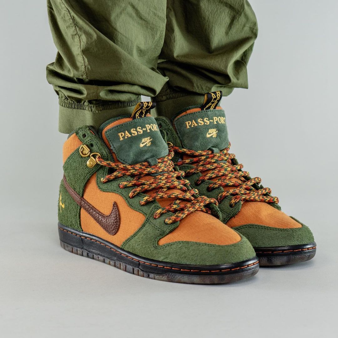 【国内 3/5 発売】PASS PORT x NIKE SB DUNK HIGH (パスポート ナイキ SB ダンク ハイ) [DO6119-300]