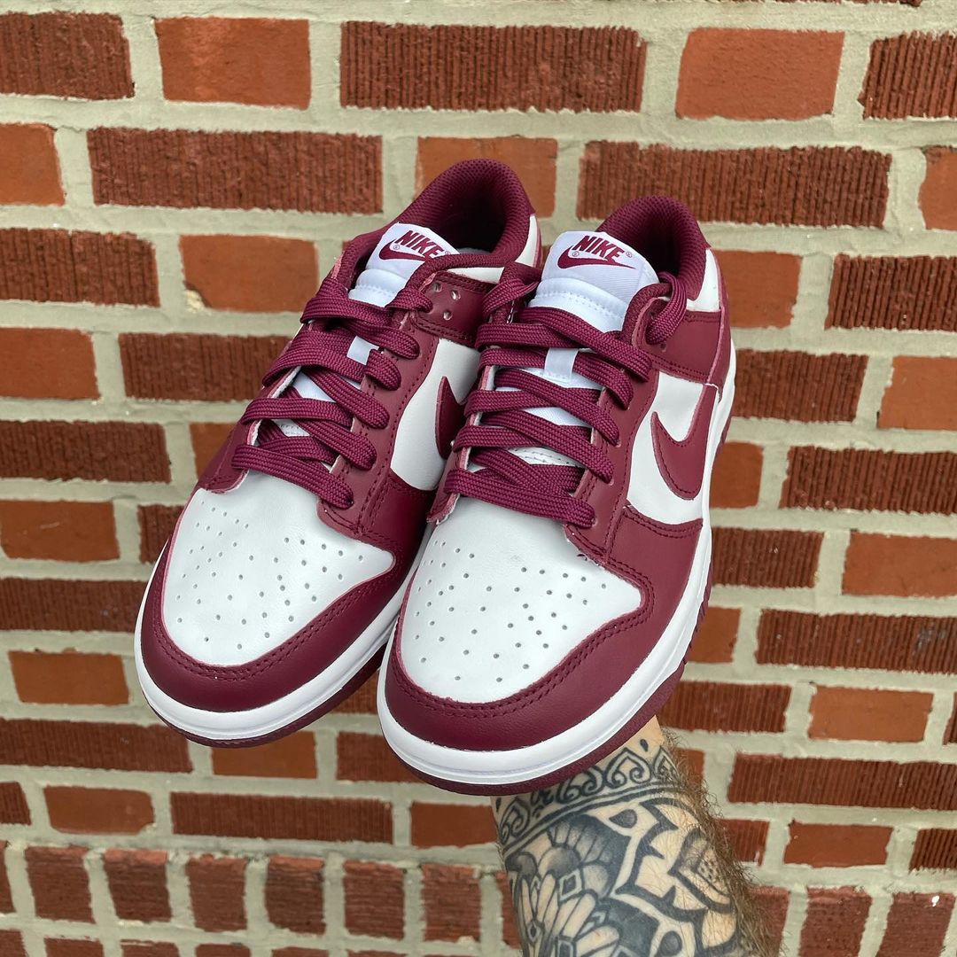 ナイキ ダンク ロー Dunk Low ホワイト ボルドー【新品 27.5cm】