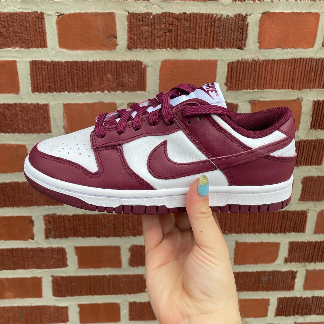 海外 9/3 発売予定！ナイキ ウィメンズ ダンク ロー “ホワイト/ボルドー” (NIKE WMNS DUNK LOW “White/Bordeaux”) [DD1503-108]