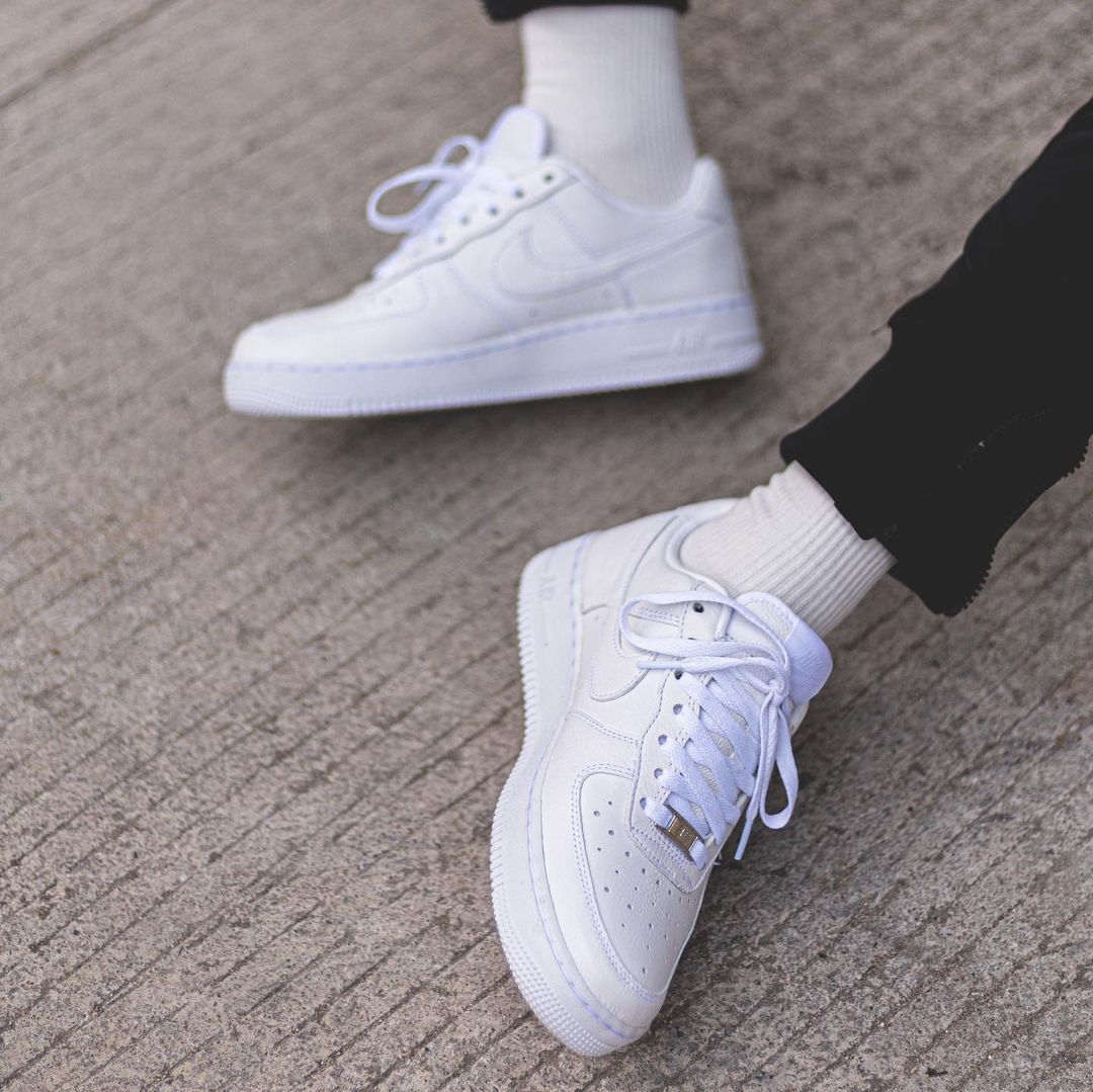 【2024年 リストック】ドレイク × ナイキ エア フォース 1 ロー “サーティファイド ラヴァー ボーイ” (DRAKE x NIKE AIR FORCE 1 LOW “Certified Lover Boy”) [CZ8065-100]