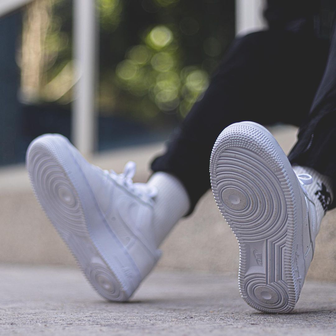 【2024年 リストック】ドレイク × ナイキ エア フォース 1 ロー “サーティファイド ラヴァー ボーイ” (DRAKE x NIKE AIR FORCE 1 LOW “Certified Lover Boy”) [CZ8065-100]