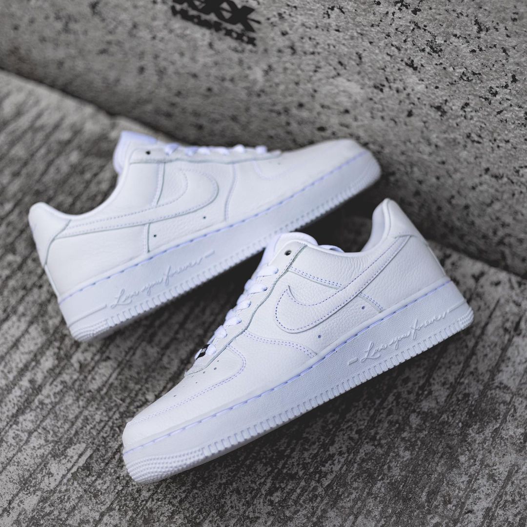 【2024年 リストック】ドレイク × ナイキ エア フォース 1 ロー “サーティファイド ラヴァー ボーイ” (DRAKE x NIKE AIR FORCE 1 LOW “Certified Lover Boy”) [CZ8065-100]
