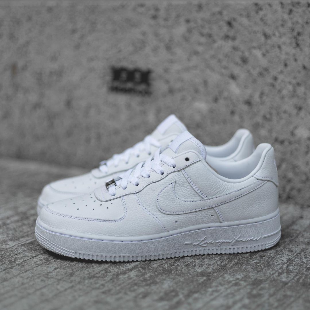 【2024年 リストック】ドレイク × ナイキ エア フォース 1 ロー “サーティファイド ラヴァー ボーイ” (DRAKE x NIKE AIR FORCE 1 LOW “Certified Lover Boy”) [CZ8065-100]