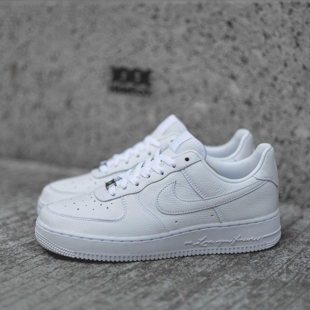 【2023年 11/24 リストック】ドレイク × ナイキ エア フォース 1 ロー “サーティファイド ラヴァー ボーイ” (DRAKE x NIKE AIR FORCE 1 LOW “Certified Lover Boy”) [CZ8065-100]