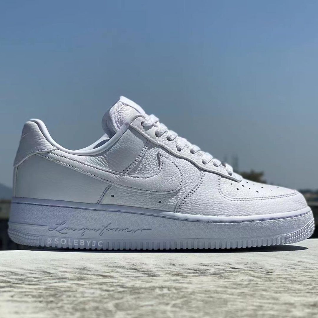 【2024年 リストック】ドレイク × ナイキ エア フォース 1 ロー “サーティファイド ラヴァー ボーイ” (DRAKE x NIKE AIR FORCE 1 LOW “Certified Lover Boy”) [CZ8065-100]