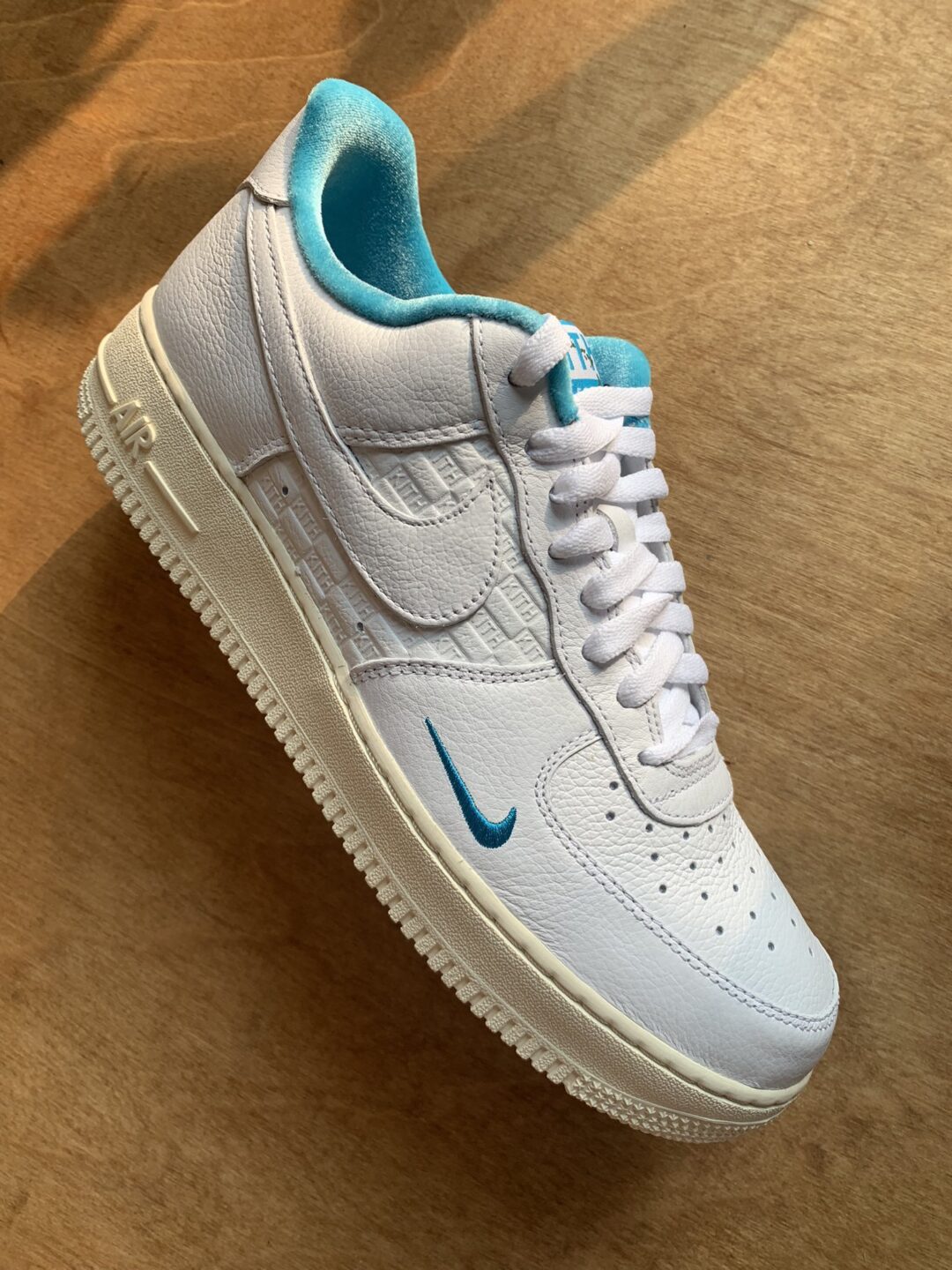 海外 8/20 発売！KITH HAWAII オープニング記念！KITH × NIKE AIR FORCE 1 LOW “Hawaii” (キス ナイキ エア フォース 1 ロー “ハワイ”) [DC9555-100]