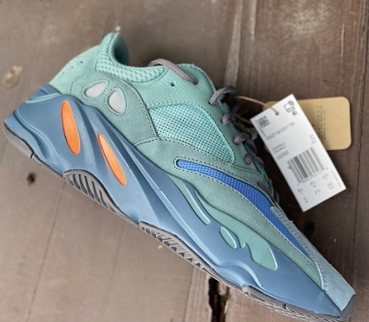 【国内 11/26、11/27 発売】アディダス イージー 700 V1 (adidas YEEZY 700 V3 “Faded Azure”) [GZ2002]