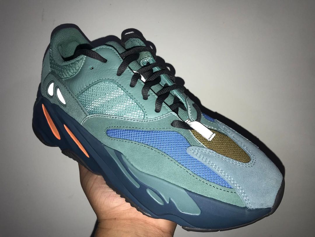 【国内 11/26、11/27 発売】アディダス イージー 700 V1 (adidas YEEZY 700 V3 “Faded Azure”) [GZ2002]