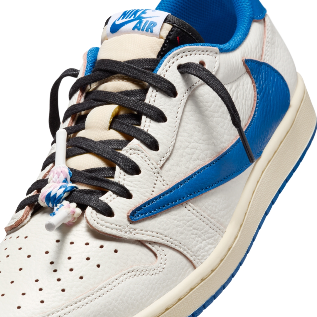 【国内 2025年 11/8 発売予定】FRAGMENT × Travis Scott × NIKE AIR JORDAN 1 OG LOW “Sail/Military Blue” (フラグメント トラヴィス・スコット ナイキ エア ジョーダン 1 OG ロー “セイル/ミリタリーブルー”) [DM7866-104]
