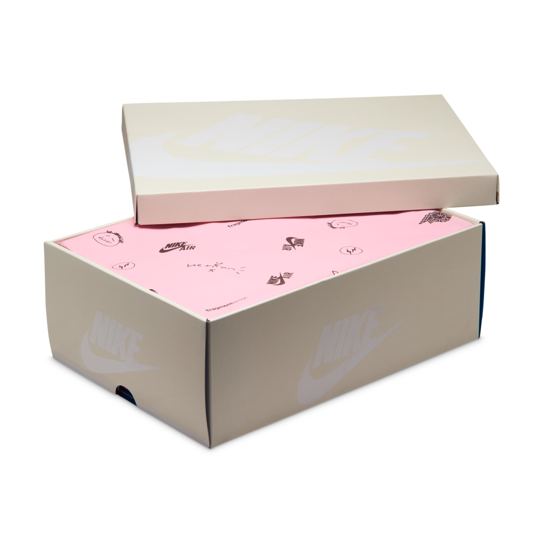 【国内 2025年 11/8 発売予定】FRAGMENT × Travis Scott × NIKE AIR JORDAN 1 OG LOW “Sail/Military Blue” (フラグメント トラヴィス・スコット ナイキ エア ジョーダン 1 OG ロー “セイル/ミリタリーブルー”) [DM7866-104]