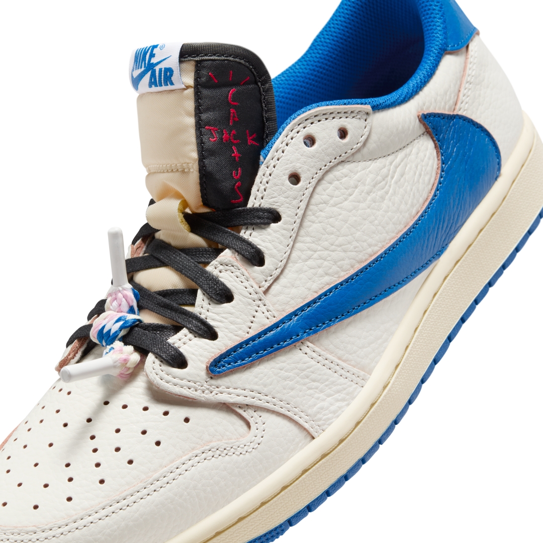 【国内 2025年 11/8 発売予定】FRAGMENT × Travis Scott × NIKE AIR JORDAN 1 OG LOW “Sail/Military Blue” (フラグメント トラヴィス・スコット ナイキ エア ジョーダン 1 OG ロー “セイル/ミリタリーブルー”) [DM7866-104]
