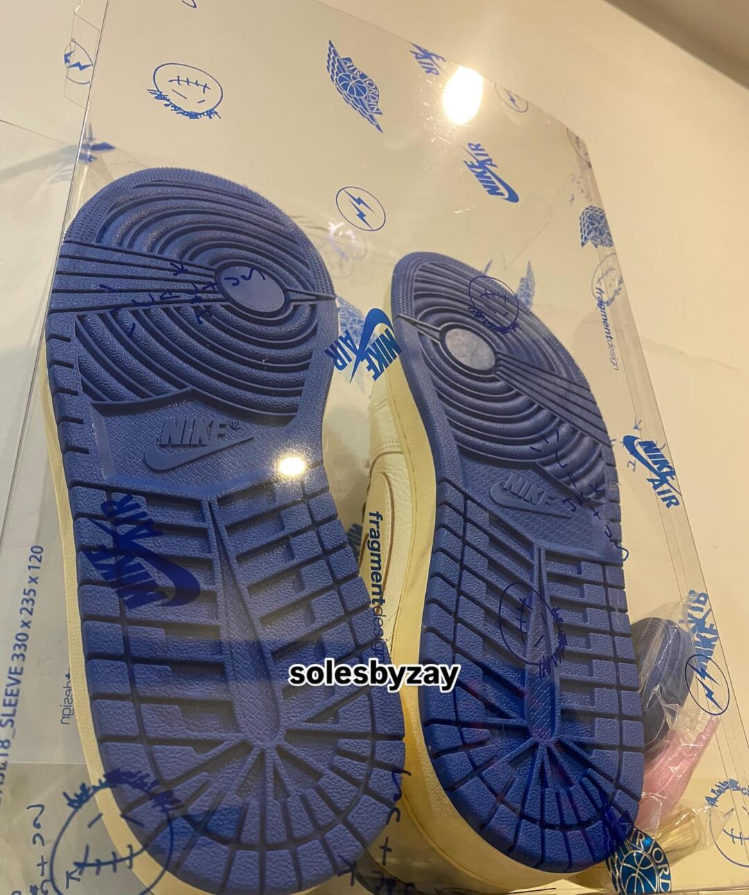 【2025年 9/20 発売予定】FRAGMENT TRAVIS SCOTT NIKE AIR JORDAN 1 OG LOW “Sail/Military Blue” (フラグメント x トラビス・スコット × ナイキ エア ジョーダン 1 OG ロー “セイル/ミリタリーブルー”) [DM7866-104]