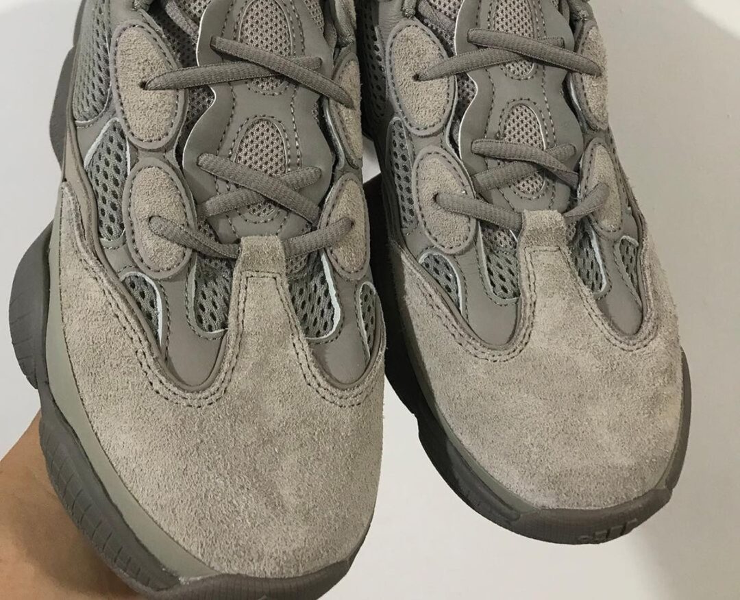 【国内 12/4 発売】アディダス オリジナルス イージー 500 “アッシュグレー” (adidas Originals YEEZY 500 “Ash Grey”) [GX3607]