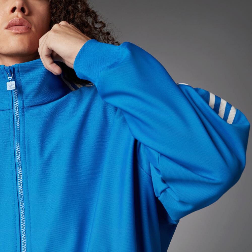 第2弾 2022 S/S が1/12 発売！adidas Originalsを象徴するカラー、ブルーバードを基調に、プレミアムな素材とファッションの視点でアーカイブをクラシックなモデルに進化させたコレクション「Blue Version」 (アディダス オリジナルス)