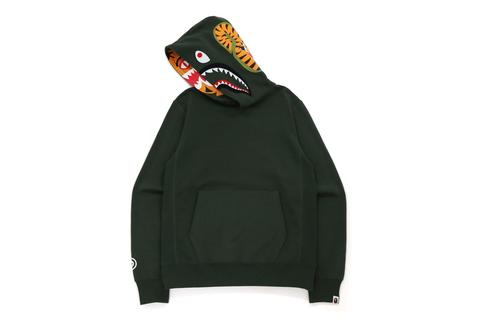 A BATHING APE から人気のタイガーとシャークのモチーフを落とし込んだフーディ「SHARK X TIGER PULLOVER HOODIEN」が9/11 発売 (ア ベイシング エイプ)