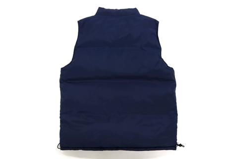 A BATHING APE からリバーシブルで2面着回せるダウンベスト「1ST CAMO REVERSIBLE DOWN VEST」が9/10、9/11 発売 (ア ベイシング エイプ)