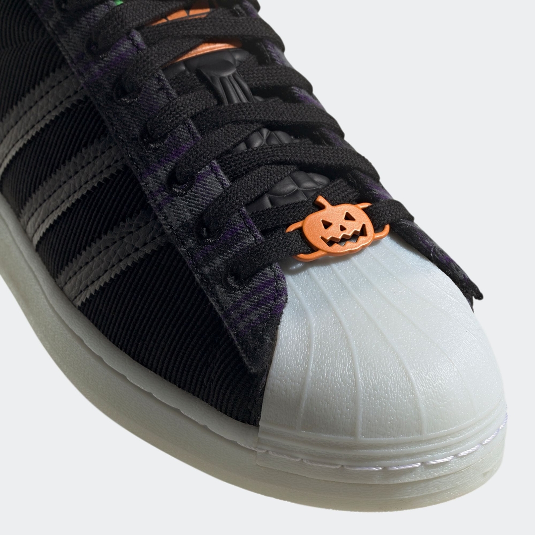 10月 発売予定！アディダス オリジナルス スーパースター “ハロウィン 2021/ブラック” (adidas Originals SUPERSTAR “Halloween 2021/Black”) [H00215]