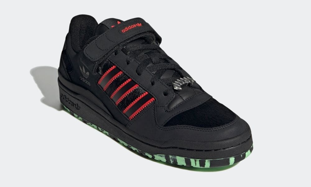 【10/15 発売】アディダス オリジナルス フォーラム ロー “ハロウィン 2021/ブラック” (adidas Originals FORUM LOW “Halloween 2021/Black”) [GW8841]