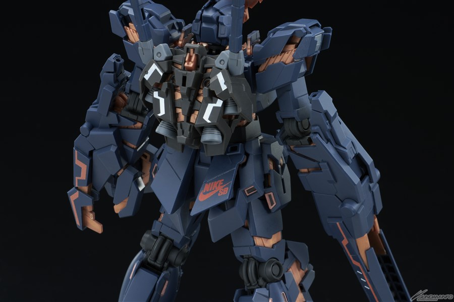 NKE SB × HG「ユニコーンガンダム」＆「バンシィ」（デストロイモード）コラボガンプラが9/24～9/30 抽選販売 (ナイキ SB)