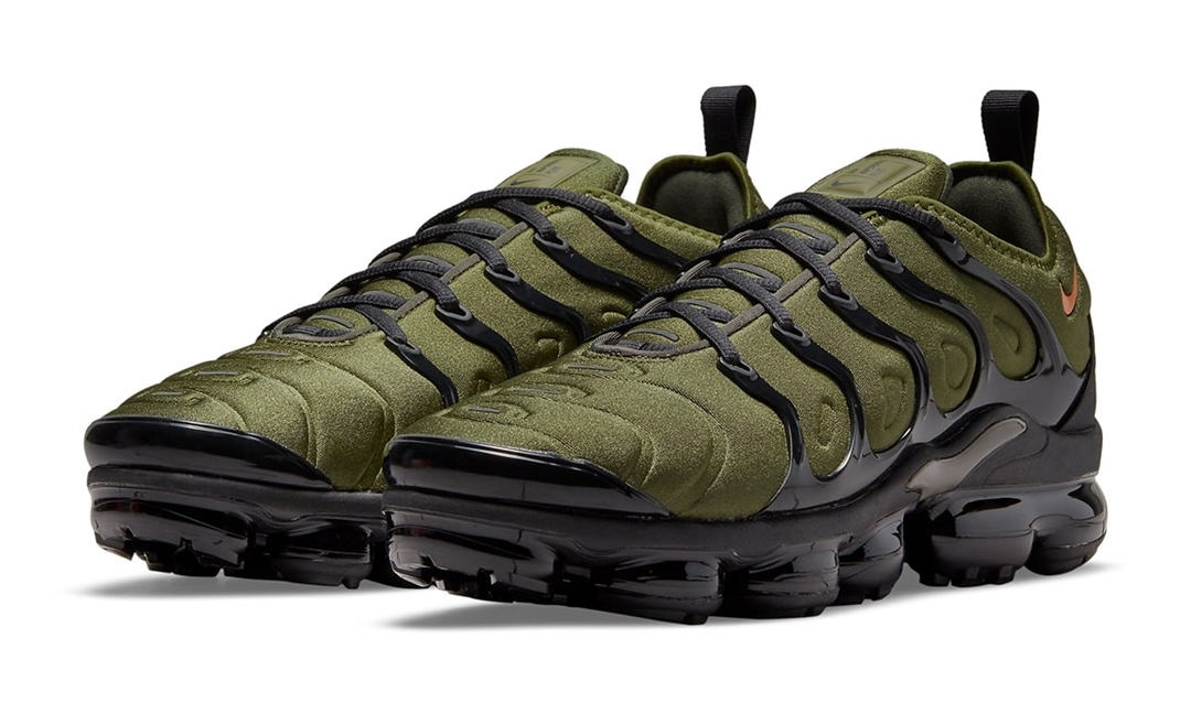 ナイキ エア ヴェイパーマックス プラス “オリーブ/ブラック/オレンジ” (NIKE AIR VAPORMAX PLUS “Olive/Black/Orange”) [DQ4688-300]