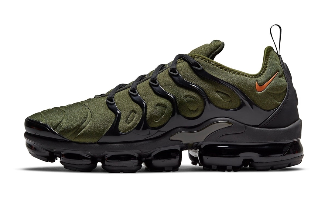 ナイキ エア ヴェイパーマックス プラス “オリーブ/ブラック/オレンジ” (NIKE AIR VAPORMAX PLUS “Olive/Black/Orange”) [DQ4688-300]