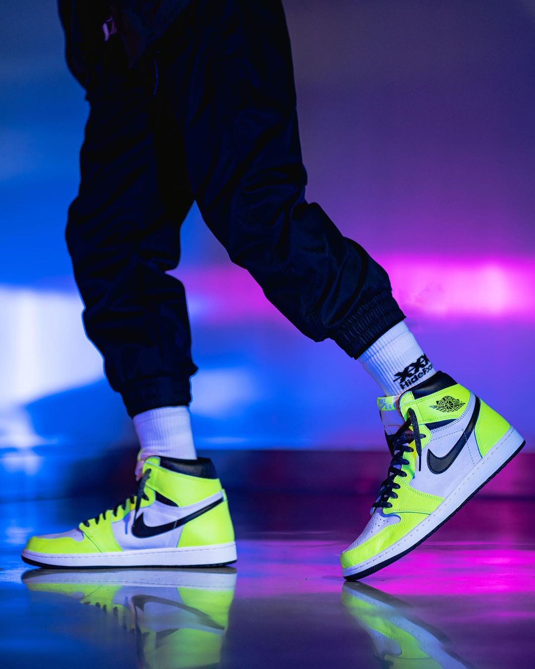 NIKE AIR JORDAN 1 RETRO HIGH OG  Volt 28